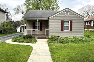 606 S 3rd St, West Dundee, IL 60118 - Photo 1