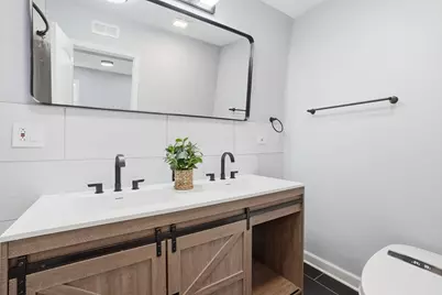 2724 W Jerome Street, Chicago, IL 60645 - Photo 16
