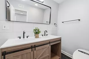 2724 W Jerome St, Chicago, IL 60645 - Photo 16