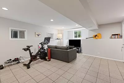 2911 N Washtenaw Avenue, Chicago, IL 60618 - Photo 18
