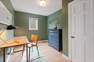 2911 N Washtenaw Ave, Chicago, IL 60618 - Photo 16