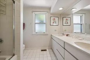3724 Winnetka Rd, Glenview, IL 60026 - Photo 24