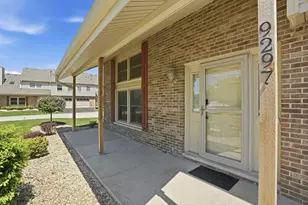 9297 Erin Ln, Orland Park, IL 60462 - Photo 4