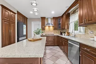914 Hartford Dr, Gurnee, IL 60031 - Photo 8
