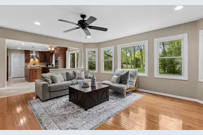 914 Hartford Drive, Gurnee, IL 60031 - Photo 6