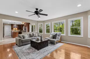 914 Hartford Dr, Gurnee, IL 60031 - Photo 6