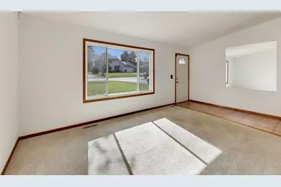 394 Pine Grove Avenue, Gurnee, IL 60031 - Photo 2