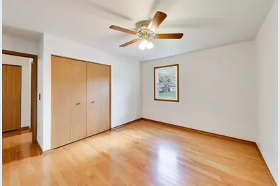 394 Pine Grove Avenue, Gurnee, IL 60031 - Photo 14