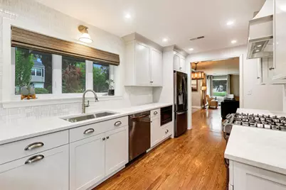 1311 E Woodford Place, Arlington Heights, IL 60004 - Photo 6