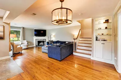 1311 E Woodford Place, Arlington Heights, IL 60004 - Photo 4