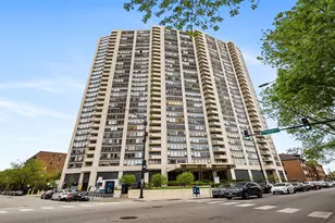 3930 N Pine Grove Ave, Chicago, IL 60613 - Photo 1