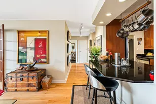 3930 N Pine Grove Ave, Chicago, IL 60613 - Photo 10