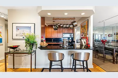 3930 N Pine Grove Avenue #1211, Chicago, IL 60613 - Photo 4