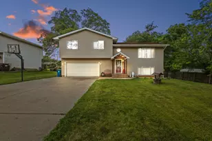 711 Osage St, Joliet, IL 60432 - Photo 1