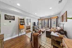 7409 N Hoyne Ave, Chicago, IL 60645 - Photo 2