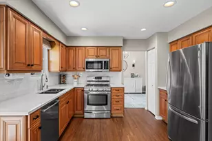 163 Denberry Ct, Lake Zurich, IL 60047 - Photo 8