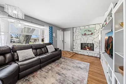 1412 Beach Road, McHenry, IL 60050 - Photo 2