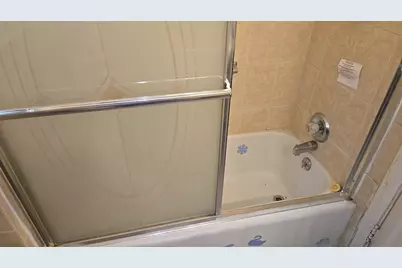 7627 S Bennett Avenue, Chicago, IL 60649 - Photo 10