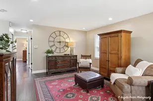 2323 Oxhill Ct, Schaumburg, IL 60194 - Photo 6