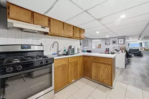6710 N Artesian Ave, Chicago, IL 60645 - Photo 30