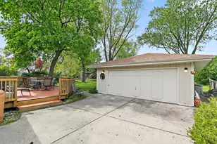 616 Grace Ln, Schaumburg, IL 60193 - Photo 26