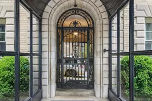 70 E Scott St, Chicago, IL 60610 - Photo 2