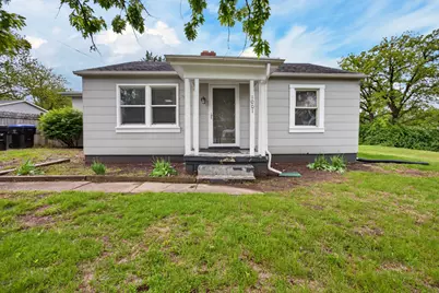 1001 E Lincoln Street, Bloomington, IL 61701 - Photo 1