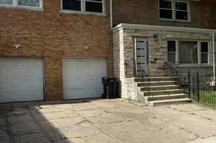 2646 E 77th St, Chicago, IL 60649 - Photo 2