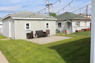 1616 S 58th Ct, Cicero, IL 60804 - Photo 8