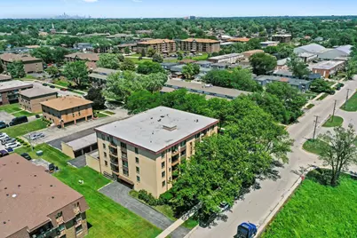 5800 W 105th Street #2C, Oak Lawn, IL 60453 - Photo 2