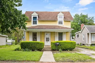 604 N Monroe St, Streator, IL 61364 - Photo 1
