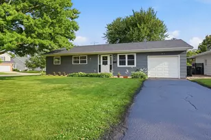 301 Martin St, Normal, IL 61761 - Photo 2