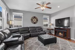724 N Misty Ridge Dr N, Romeoville, IL 60446 - Photo 10