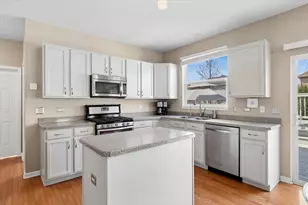 724 N Misty Ridge Dr N, Romeoville, IL 60446 - Photo 6