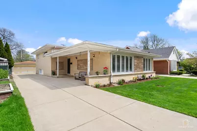 417 N Prospect Manor Avenue, Mount Prospect, IL 60056 - Photo 4