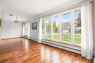 417 N Prospect Manor Ave, Mount Prospect, IL 60056 - Photo 10