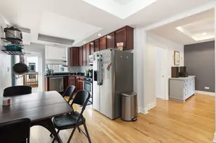 1437 W Greenleaf Ave, Chicago, IL 60626 - Photo 8