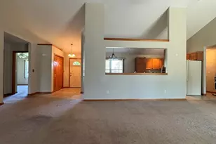 541 Hollyberry Ln, Bourbonnais, IL 60914 - Photo 6