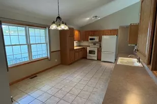 541 Hollyberry Ln, Bourbonnais, IL 60914 - Photo 4