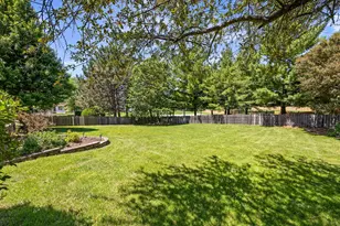 452 Windsor Dr, Oswego, IL 60543 - Photo 8