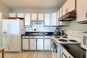 650 Murray Ln, Des Plaines, IL 60016 - Photo 10