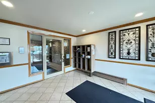 650 Murray Ln, Des Plaines, IL 60016 - Photo 4