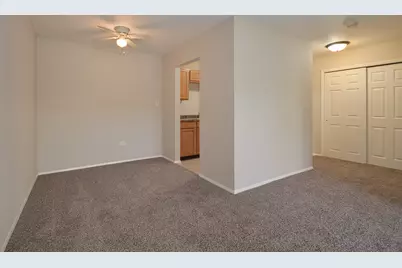 869 Trace Drive #104, Buffalo Grove, IL 60089 - Photo 4