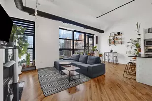 226 N Clinton St, Chicago, IL 60661 - Photo 2