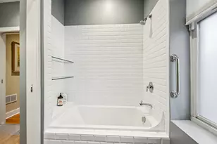1936 N Hudson Ave, Chicago, IL 60614 - Photo 6