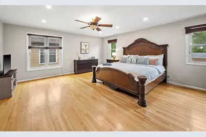 661 Thompson Boulevard, Buffalo Grove, IL 60089 - Photo 16