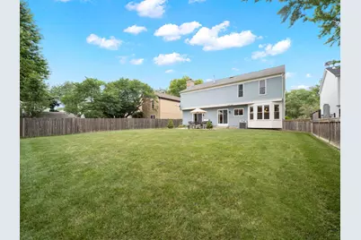 661 Thompson Boulevard, Buffalo Grove, IL 60089 - Photo 28