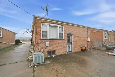 13921 S Stewart Avenue, Riverdale, IL 60827 - Photo 12
