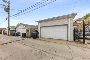 2831 N Kildare Ave, Chicago, IL 60641 - Photo 22