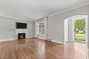 545 S Evergreen Ave, Arlington Heights, IL 60005 - Photo 8